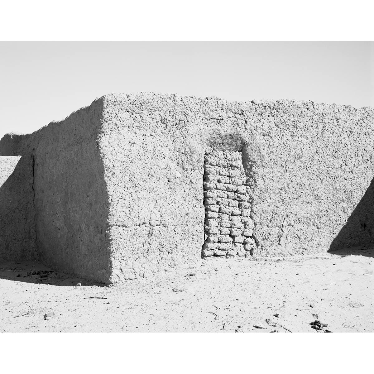 Winfried Bullinger - Earth Building with Closed Entrance